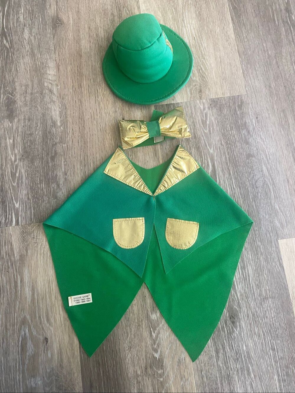 St Patrick's Day Cape &  Hat Outfit for use with 23" Goose Grab 1997 Vintage